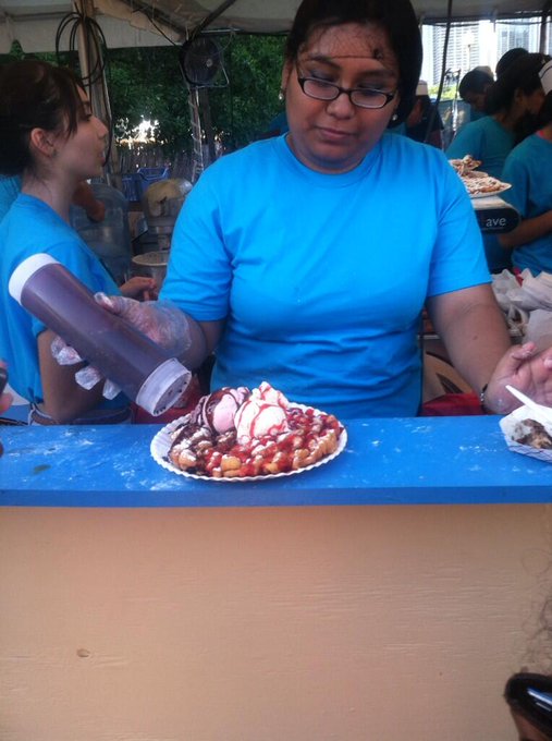 #TasteOfChicago  #Yummy http://t.co/idmT9S1Emc<a href="/tag/tasteofchicago"class="tags">#TasteOfChicago</a><a href="/tag/yummy"class="tags">#Yummy</a>