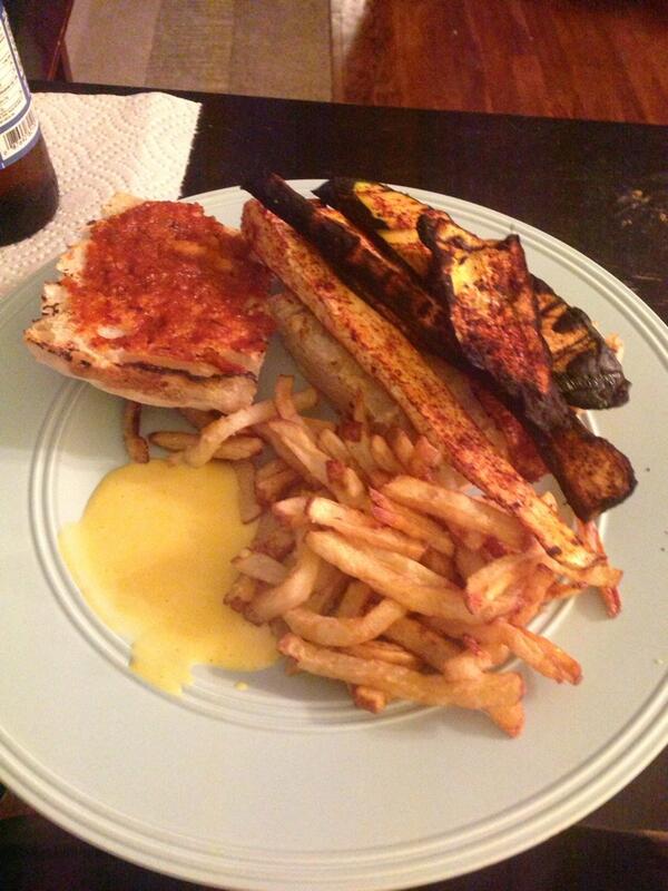The_Tasty_Table's tweet photo. Last nights veggie bbq sandwich with crisp homemade fries! Get the #recipe at http://t.co/8MeQyD9Pmu #veggies #bbq http://t.co/WVFdm1Q0uN