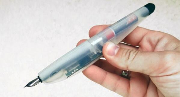A3Noticias's tweet photo. Inventan un bolígrafo que vibra cuando se cometen faltas de ortografía http://t.co/NPIsq9D4ft http://t.co/EwAr5WRw7J