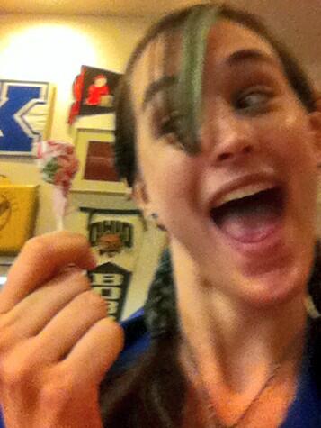 Spaztic_Tink's tweet photo. Guess who just got tipped a #dumdum http://t.co/X5RFQocs8X