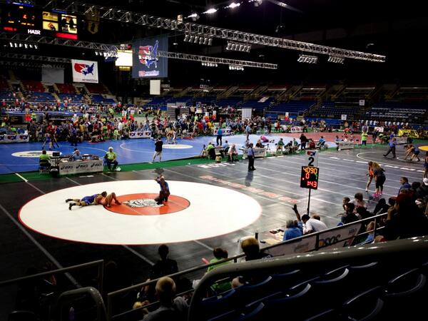 _ErinE_14's tweet photo. Girls are back in action again here at #Fargo2013 Jrs look ready to battle! @USAMatWomen #EmbraceTheGrind http://t.co/2KJ4doLTWj
