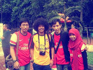 #uhuk RT @nurfikrijameel: Foto bareng rekrutan anyar ARSENAL, Marouane Fellaini #ehh nuhun kang <a href="/eddibrokoli/">EDDI BROKOLI</a>