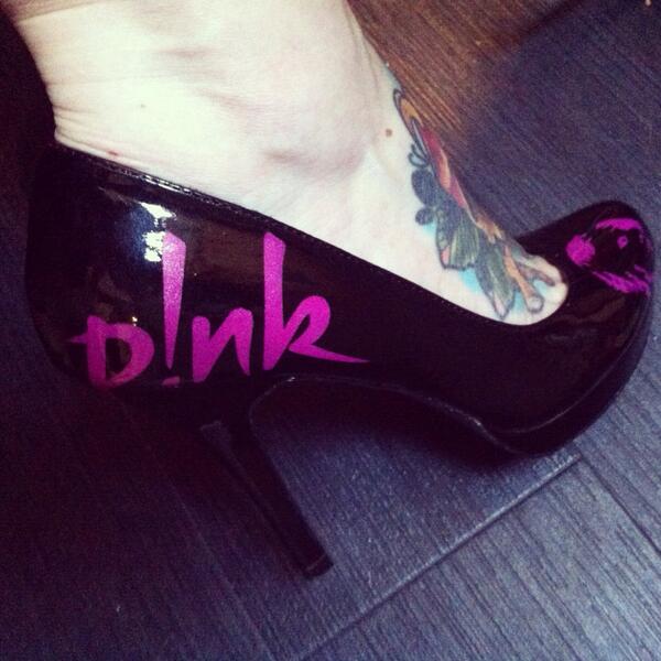 juice_lee_'s tweet photo. Ok I'm ready for the next show @Pink ! :) @PinkFans_ http://t.co/U3IMNtuo1y