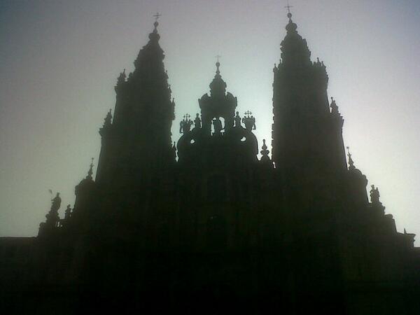 EduRodriguez4's tweet photo. Al Fin en Santiago, vaya Camino que nos hemos maracado @gfernandez15 http://t.co/D2BUSg9cbL
