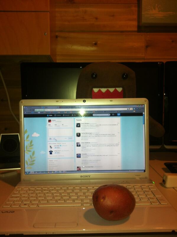 DomoKunt's tweet image. @ShananigansD.... I&apos;m in your room... using your interwebs.... #routerprobs #100mbpsmyass #noms