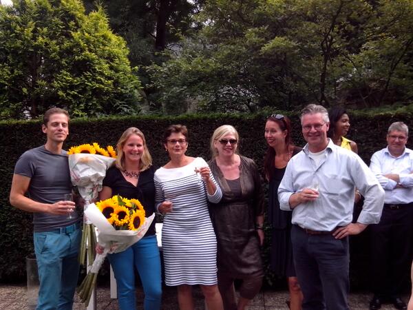 minus3's tweet photo. Opleveringsborrel Boek van je Leven bij WPG! Maak je eigen boek op http://t.co/fEvnFRbCSc #borrel #feestje http://t.co/Wufv9OvEq7