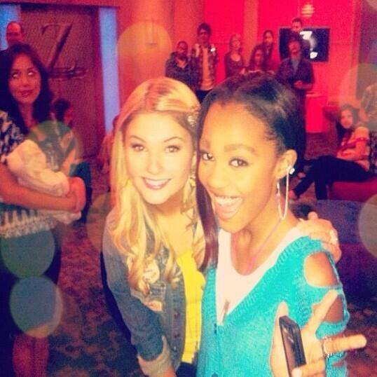 ItsChynaAnne's tweet photo. Just A Picture Of Last Nights Party (: http://t.co/im1D6NtxuY