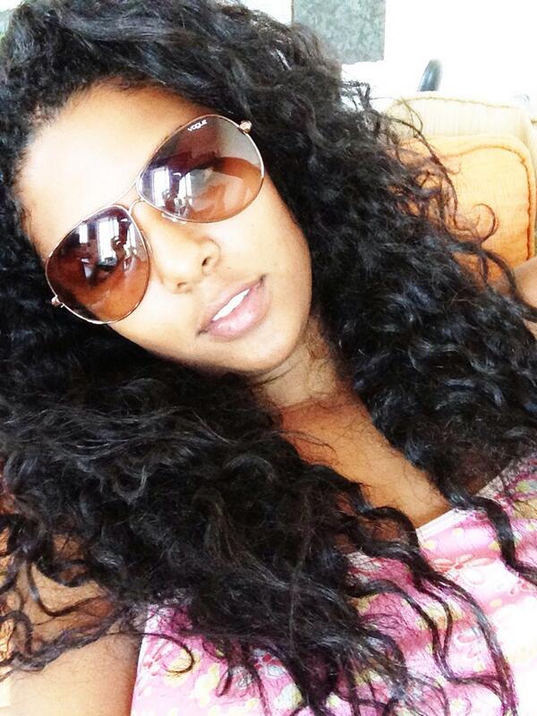 Aliceduranc's tweet photo. Disque para actualizar el Twitter 😋no lo uso... http://t.co/7Hr0Mc6Kgs