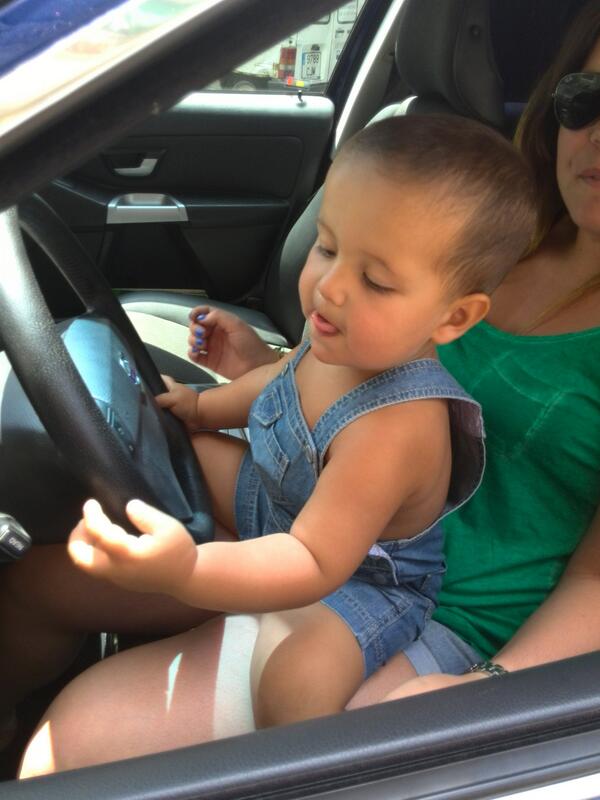 fatidcr's tweet photo. Por ciertoo miraa en tu carroo!!'!@merynuaz http://t.co/zYcAoK8fC3