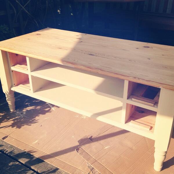JaspersWorkshop's tweet image. First Coat #Painted in @AnnieSloanHome #OldOchre