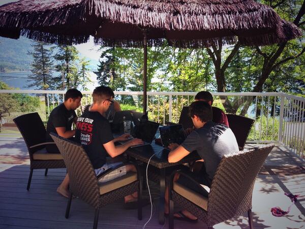 petrofeed's tweet image. Amazing weather at #CodeCabin