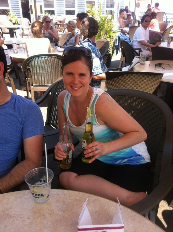 sarahjackson's tweet photo. 6 double fisting #AdCamp2013 http://t.co/ENZWzymHCS