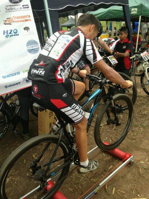 MyCarloss's tweet photo. Calentando en la V Válida regional de MTB. @TeamUpataMTB http://t.co/8GdtdrrjWb