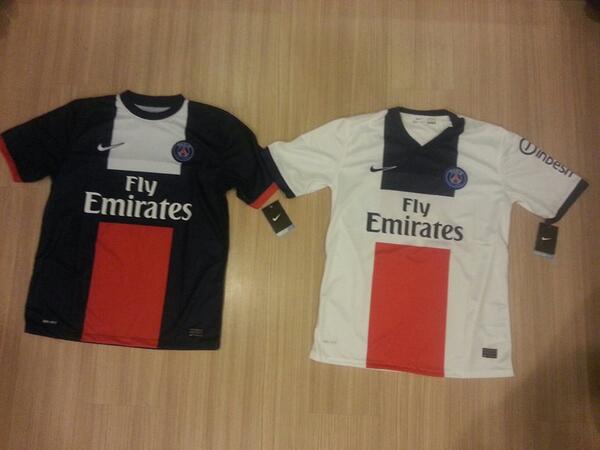 footpascher's tweet photo. #Maillot du #psg exterieur et domicile flocage #CAVANI #9 deja dispible pour 29.99€ sur  http://t.co/uwejkRlBnD http://t.co/Hv0GML3lZ7