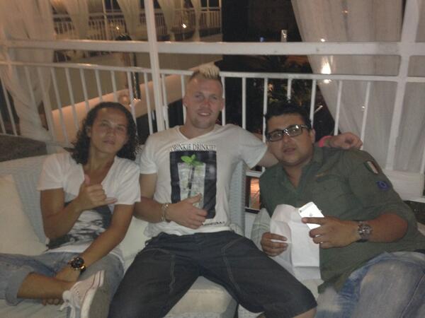 Jaja samen met <a href="/djblans/">Sam Blans</a> club primo op ze kop zetten Italia !!!!!!! <a href="/coronaeventi/">Corona Eventi</a>