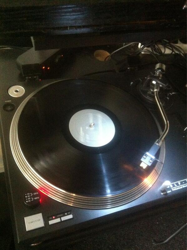 DaanDoeleman's tweet photo. @jonogrant yeaaahhh! Any time! #vinylfever http://t.co/0NuTH44803