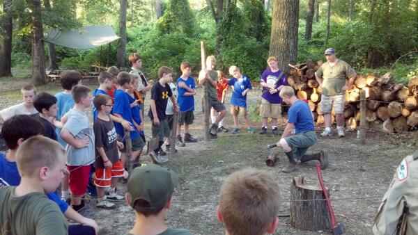 kilthiker's tweet photo. And axes and hatchets. Oh my. http://t.co/ryUTCCN0Yw