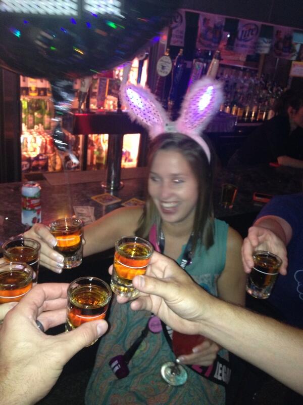 Anderson0917's tweet photo. another shot for the birthday girl @erythniskoscher happy 21st http://t.co/ehGQz9zeLG