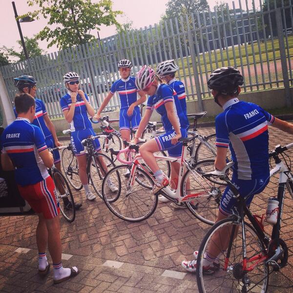 Balade matinale en préparation pour les cyclistes... Pas de course aujourd'hui... <a href="/Utrecht_2013/">EYOF | Utrecht 2013</a> #espritbleu