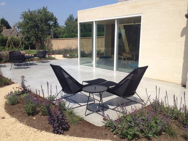 Lazenby3's tweet photo. Light natural patio space http://t.co/kMJyc0eCTn