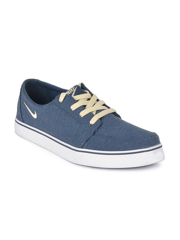 nike casual shoes myntra