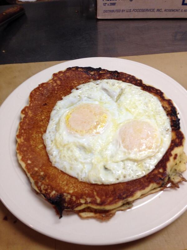 BlueRockGCGrill's tweet photo. You gotta love the BIG Pancake Special w/ 2 Eggs! #rjresorts http://t.co/tFT79sN26C