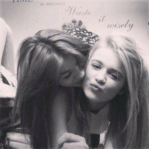 SashafirthX's tweet photo. Love this girl so much my bestfriend @_tiabrown http://t.co/0iyPQzENdg