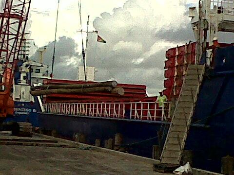 Soreidom's tweet photo. Green heart piles export to USEC http://t.co/0AFTd7NoAz
