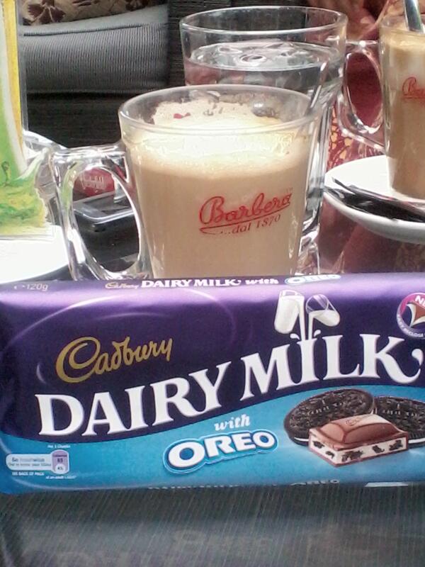 MKrilovic's tweet photo. Direkt iz Londona, mmm me like like @Oreo http://t.co/C76EaiVDTx