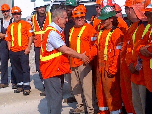 Hydro One On Twitter Bob Chiarelli Thanks Hydroone Workers At Manby Transformer Station Toronto Onpoli Http T Co Px9wmcqzj4