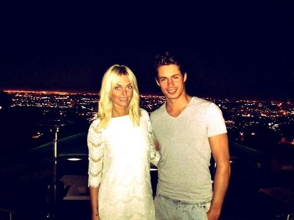 caroreceveur's tweet photo. Bien arrivée à LA guys ! :)))
💋 http://t.co/WJmCKKbvLe