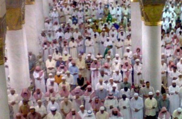 MohamadAlarefe's tweet photo. في رمضان..لذة التراويح تُمتعناوكثرة الركعات تُريحناومزيدالسجدات يرفعناوطول الوقوف بين يدى الله يُنسينادنياناومشاغلنا http://t.co/eIDo0yLuBq