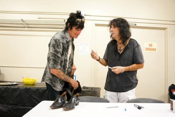 <a href="/hifihairsalon/">hifihairsalon</a>: cant stop talking to get job done. Alice signed left shoe, John, signed right <a href="/johnfluevog/">JF</a>