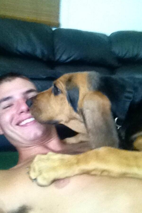 Noah1Collins's tweet photo. Bubba is attacking me! http://t.co/NBvDLBQE67