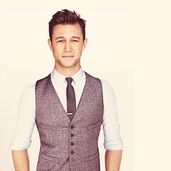 BeautifuIMen's tweet photo. Joseph Gordon-Levitt. 💙 http://t.co/8j5FzZjZ3U