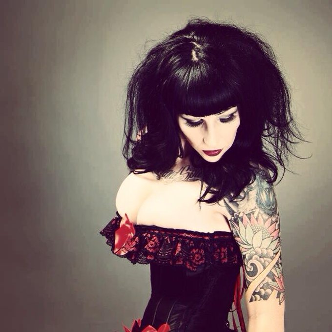 ...just me... http://t.co/0CEEoBRPgk<a href="/tag/dollparts"class="tags"><span>#dollparts</span></a><a href="/tag/freyjavansiren"class="tags"><span>#freyjavansiren</span></a>