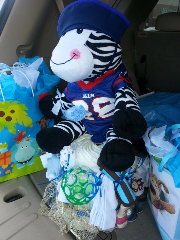 reind's tweet photo. Diaper cake.Made it for Ashley http://t.co/toBYsmUvd6