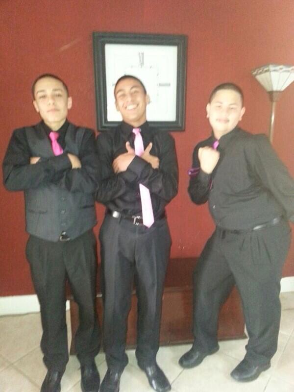 Illestmojooo's tweet photo. #TweetYourFriendshipInAPicture @Dreamchasing_44 @mynigga_yordy http://t.co/WD8U3OoyEi
