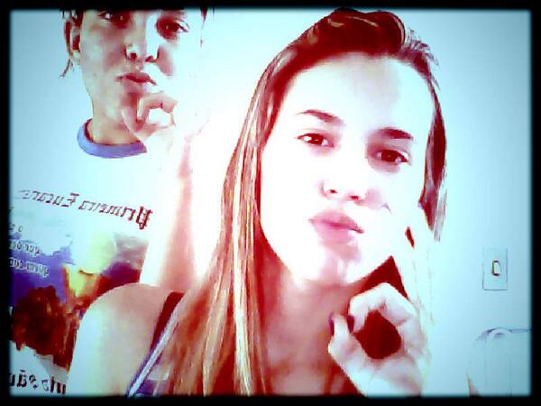 karol_valverde's tweet photo. - Vaai toma no c* ♫ @Dayany29 http://t.co/sAPU71v67s