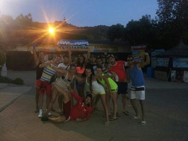 Diegetee5's tweet photo. Michigan en benidor..jajajaj http://t.co/kF2TjbUNNE