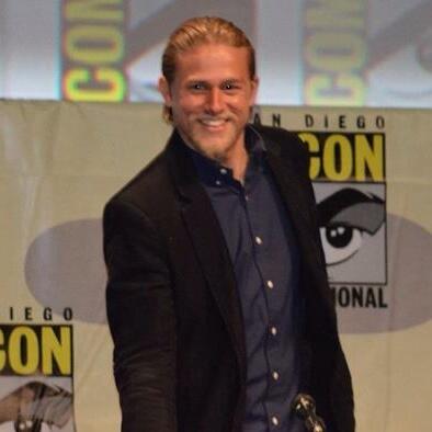 blondetheory_6's tweet photo. Um how gorgeous is Charlie Hunnam? I'd climb him like a fucking tree. #SOAFX #jaxteller http://t.co/tT9W1nekz9