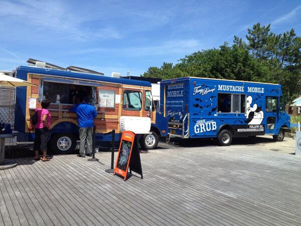 ScalesGrill's tweet photo. Food trucks by the bay ! http://t.co/rPbWQtbBTC