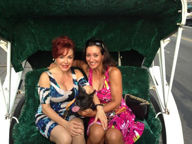 Vanessa and Persia and Phoebe just took a horse buggy ride in Central Park it is so beautiful here http://t