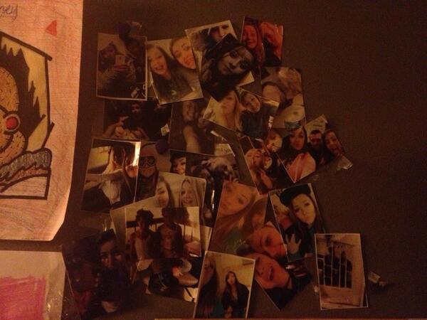 jajajajordan's tweet photo. @Slutsndblunts finally put em on my wall 😂💞 http://t.co/6F16ND1eyH
