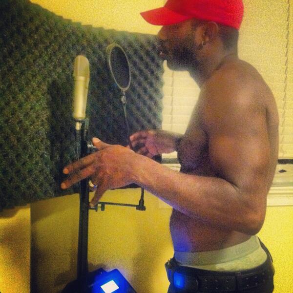 Recording verse one of #comblife .prod by <a href="/iamrangel/">RANGEL™</a> Nah-yah! #breaklights  #rkoi #producer #production #director