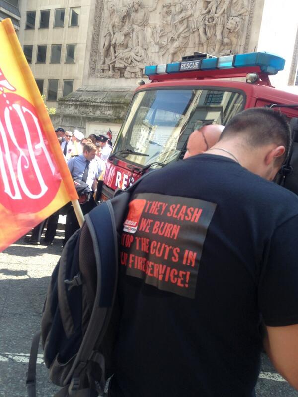 DrAyshaRaza's tweet photo. All kitted out @jay_neilson with @GMBLondonRegion @UKLabour @LondonFBU @fbunational represented!! #999sos http://t.co/FDxrKK7bzE