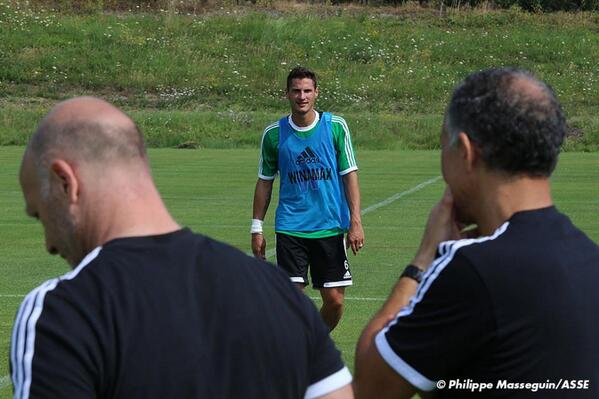ASSEofficiel's tweet photo. Grand sourire pour Jérémy Clément ! Il a réintégré, ce matin, l'entraînement collectif http://t.co/QVEyO5HC32