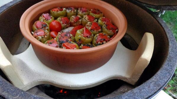 Egg'de biber dolması: Big Green Egg'de pişirebileceklerinizin sınırı yoktur...
facebook.com/media/set/?set…