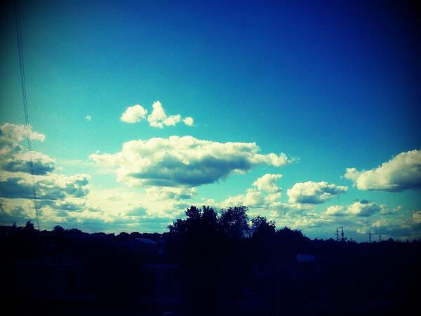 Marishka_2012's tweet photo. Вид из нашей с сестрой комнаты http://t.co/hksgeqGScx