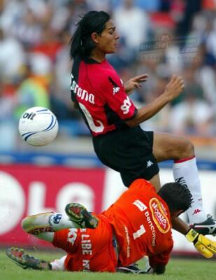 JO1mty's tweet photo. #TBT Intervención de @jona_orozco en su debut con el Monterrey. http://t.co/rFCTGHkata